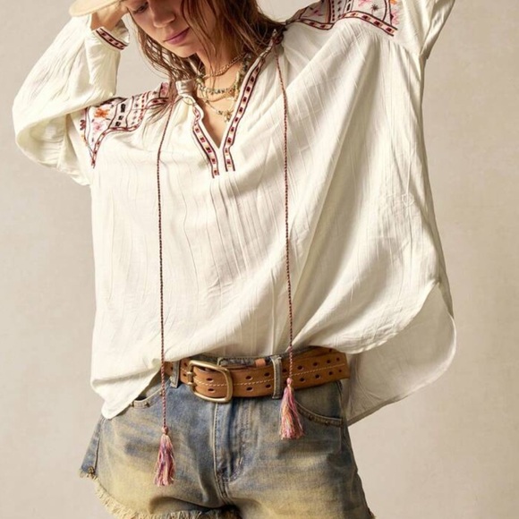 Boho floral embroidered western blouse - Picture 3 of 8
